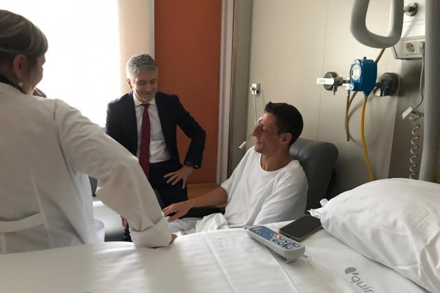 Marlaska visita polis ferits aldarulls - Ministeri Interior