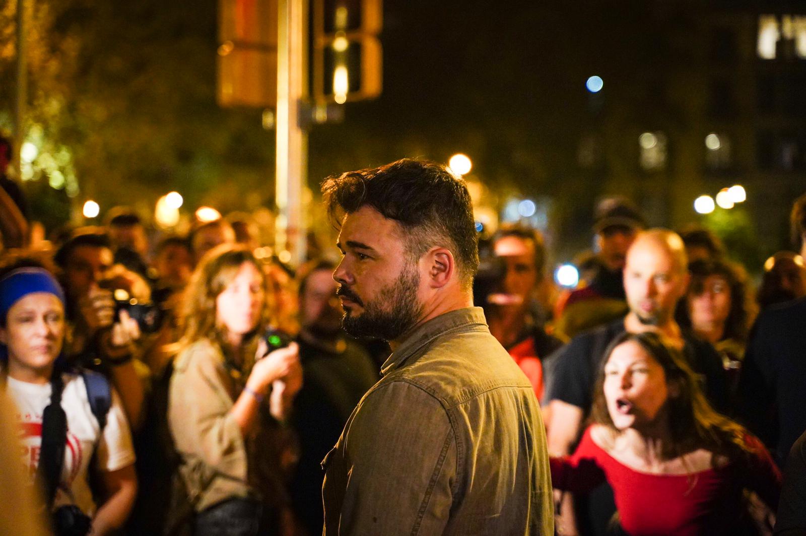 Escridassada a Rufián en arribar a la concentració del TSJC