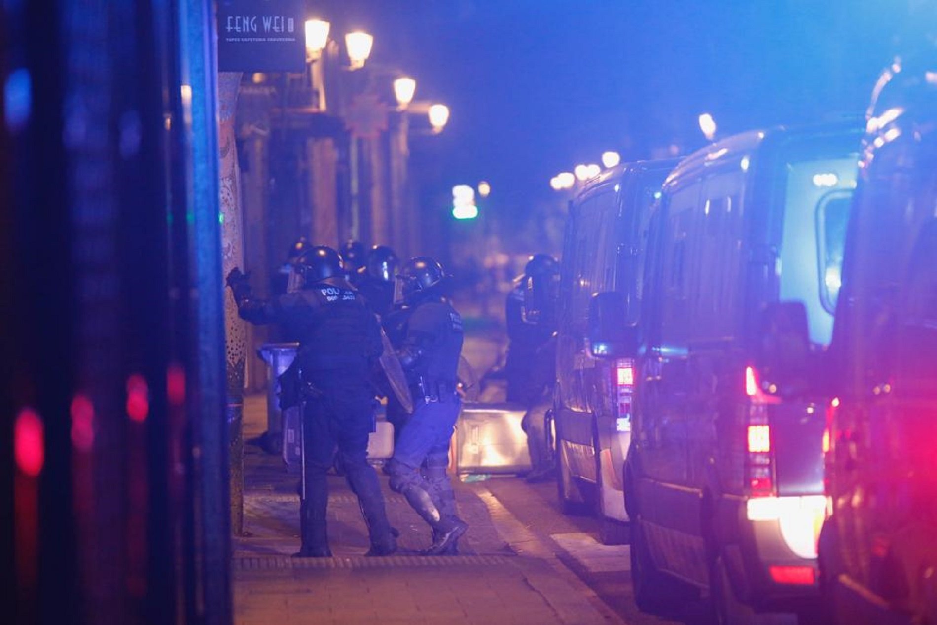 Sixth night of Catalonia protests: contained tension, then incidents in the Rambla