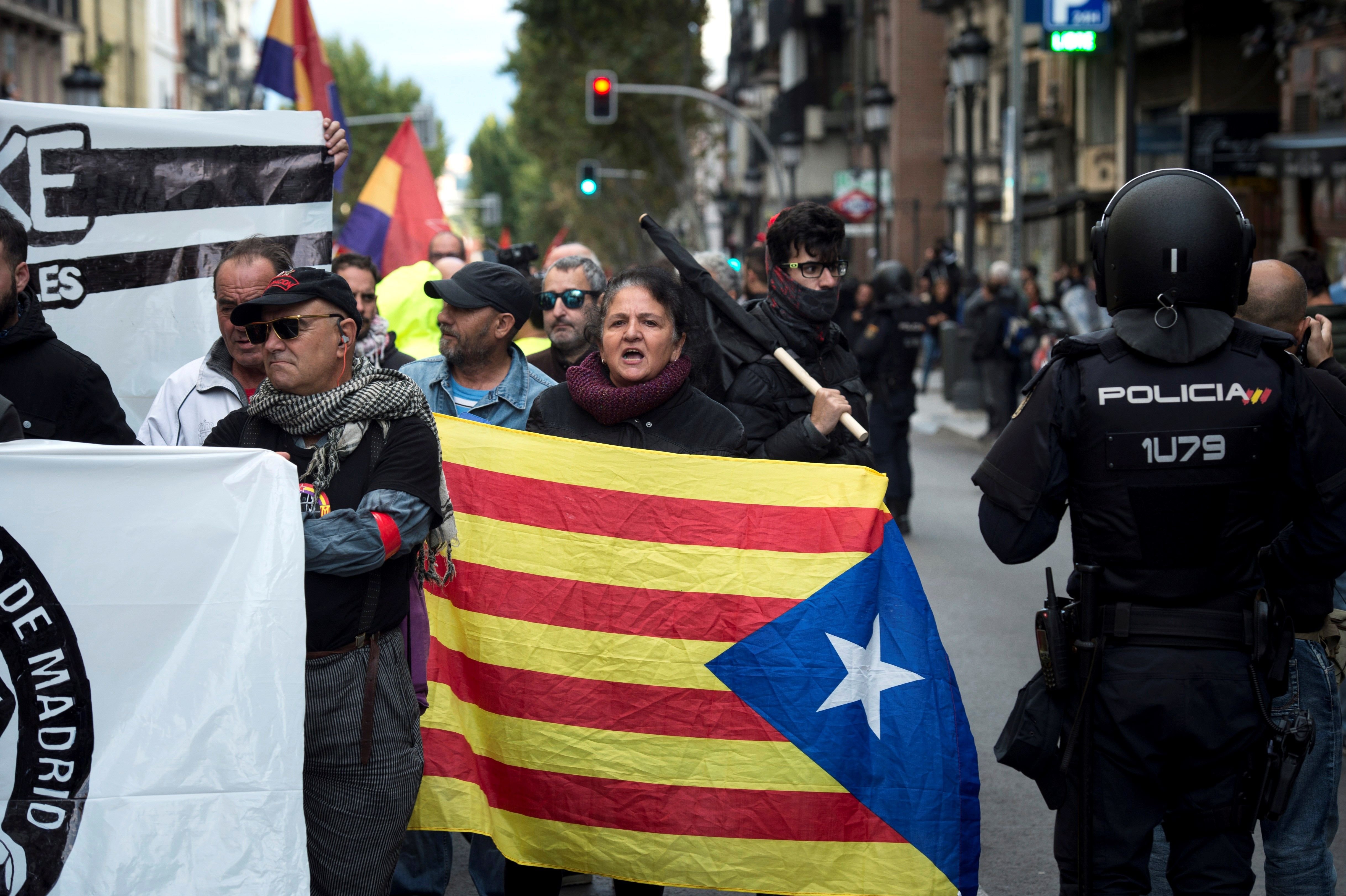 La desesperació del pare d'una ferida per càrregues a Madrid que commociona la xarxa