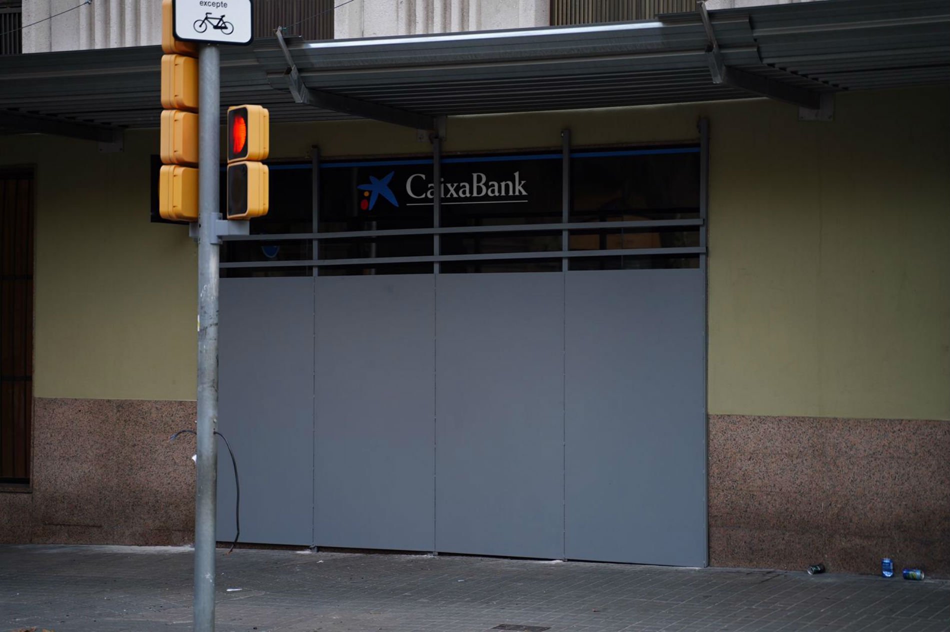 Bancos y cajas se blindan contra nuevos ataques como el 'corralito' de Buenos Aires