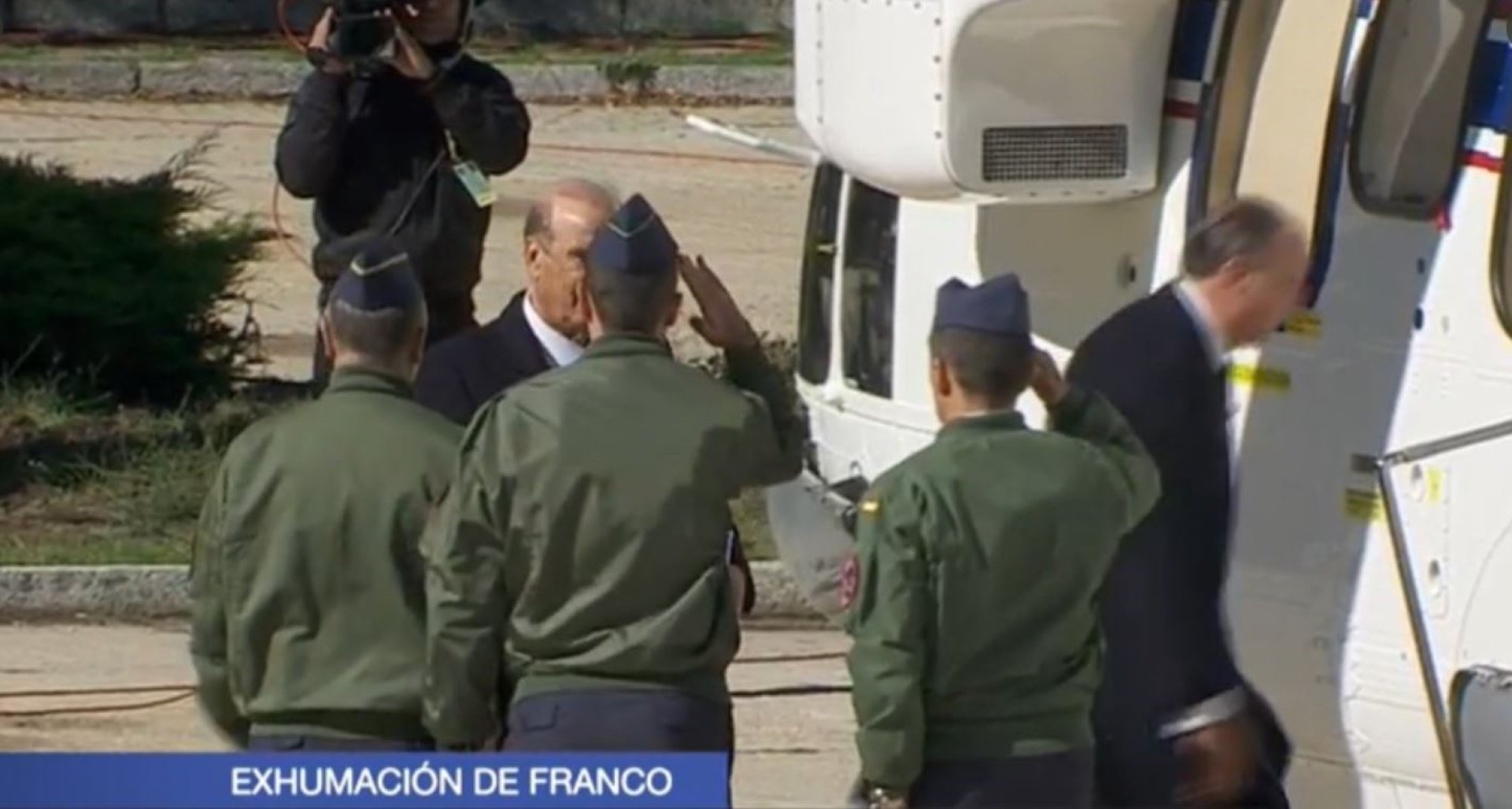 VÍDEO | Inèdita salutació militar als hereus de Franco