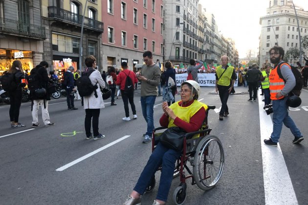voluntaris plaça universitat peto groc - marina fernandez