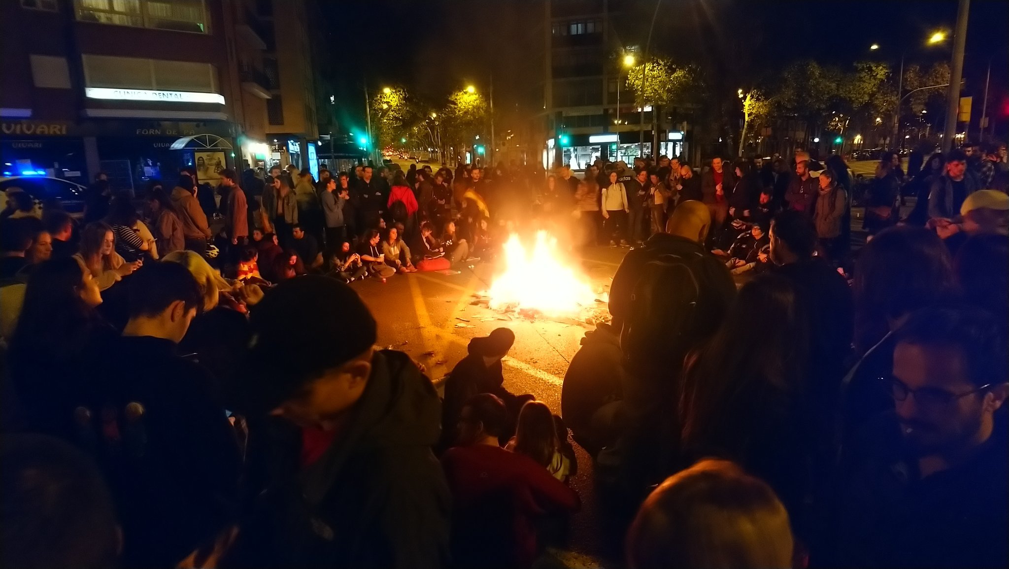 Nou tall a l'avinguda Meridiana en protesta per la sentència