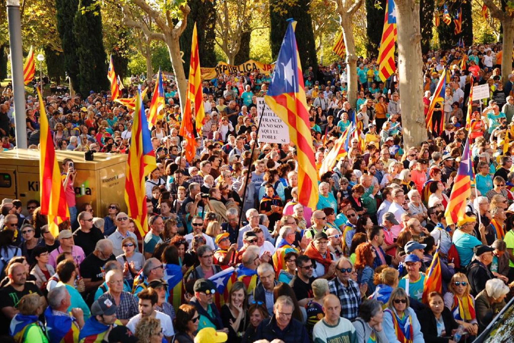 Clamor masivo por la libertad y la independencia en Barcelona