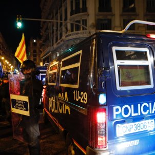 Furgonta policia espanyola manifestació 26 O Via Laietana Sergi Alcàzar Furgonta policia espanyola manifestació 26 O Via Laietana Sergi Alcàzar