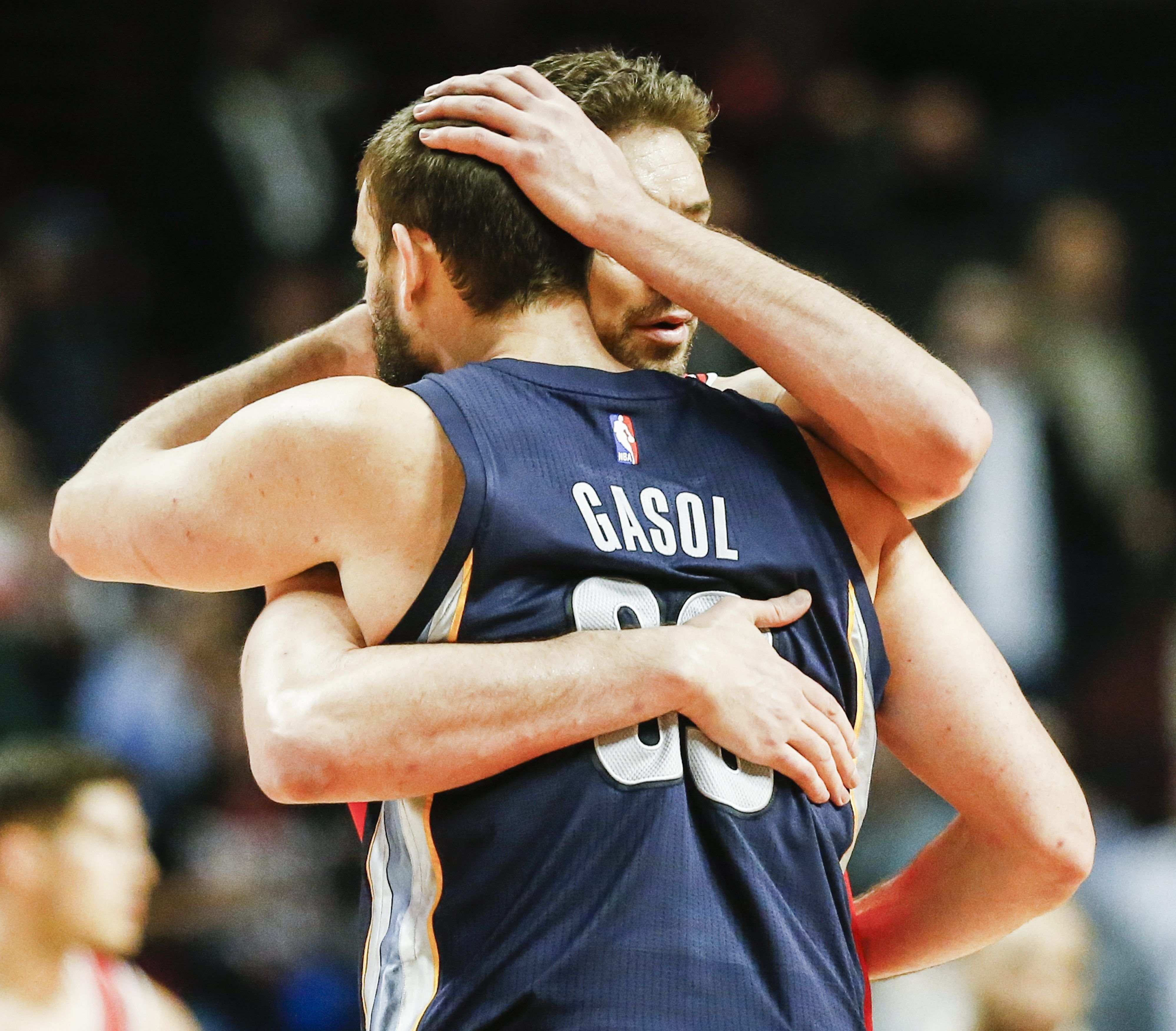 Los hermanos Gasol critican la represión policial