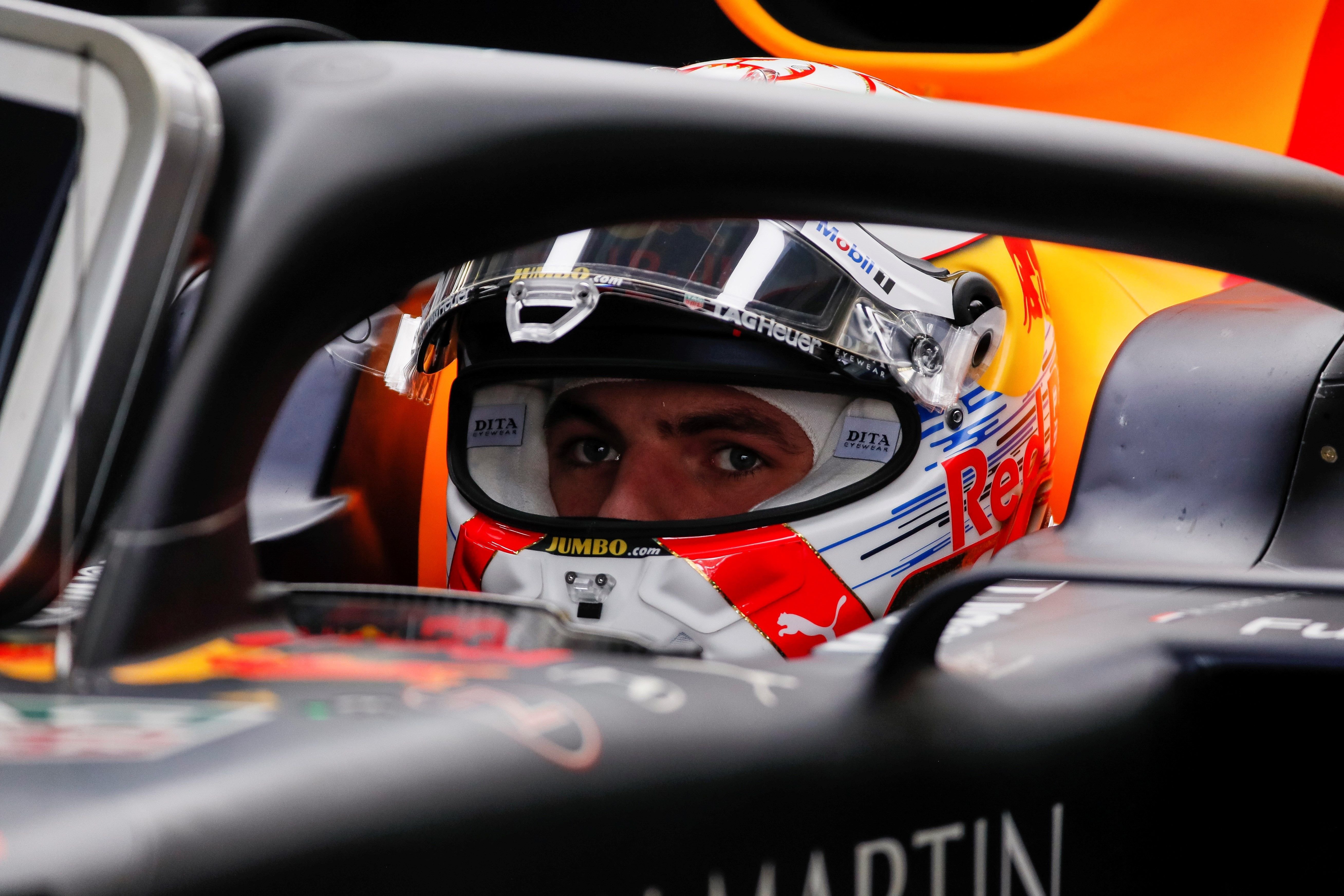 El poleman Verstappen se beneficia del accidente de Bottas en México