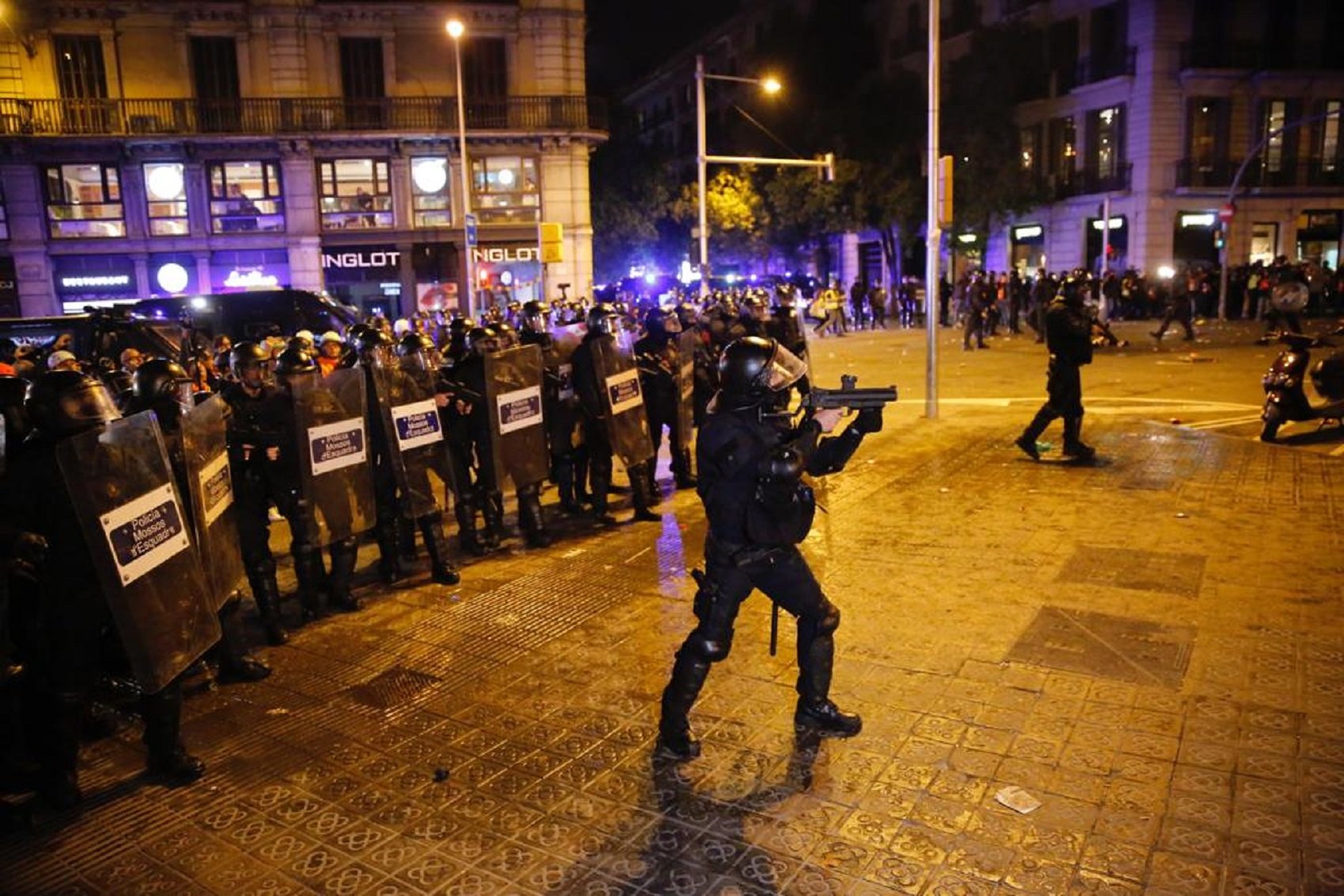 Condecoren 430 mossos per la repressió postsentència