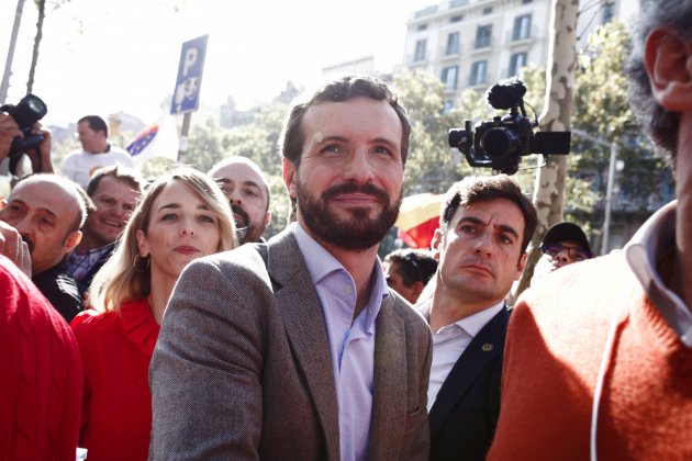 manifestacio españolista unionista pablo casado mireia comas
