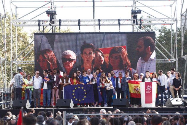 ELNACIONAL manifestació unionista 27 O espanyolista Mireia Comas (3)