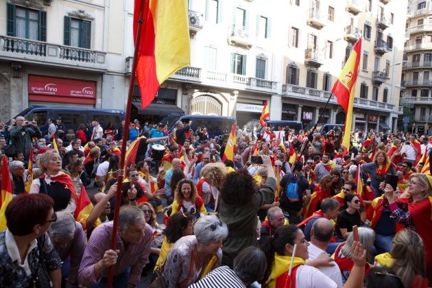 EL NACIONAL manifestación unionista Via Laietana Mireia Comas