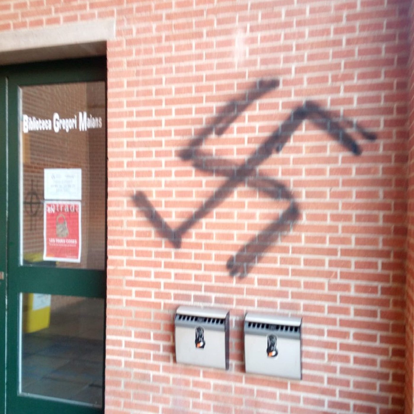 pintada ultra nazi universitat valència EN