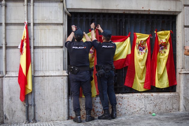 policía española manifestacio unionista mireia comas 3