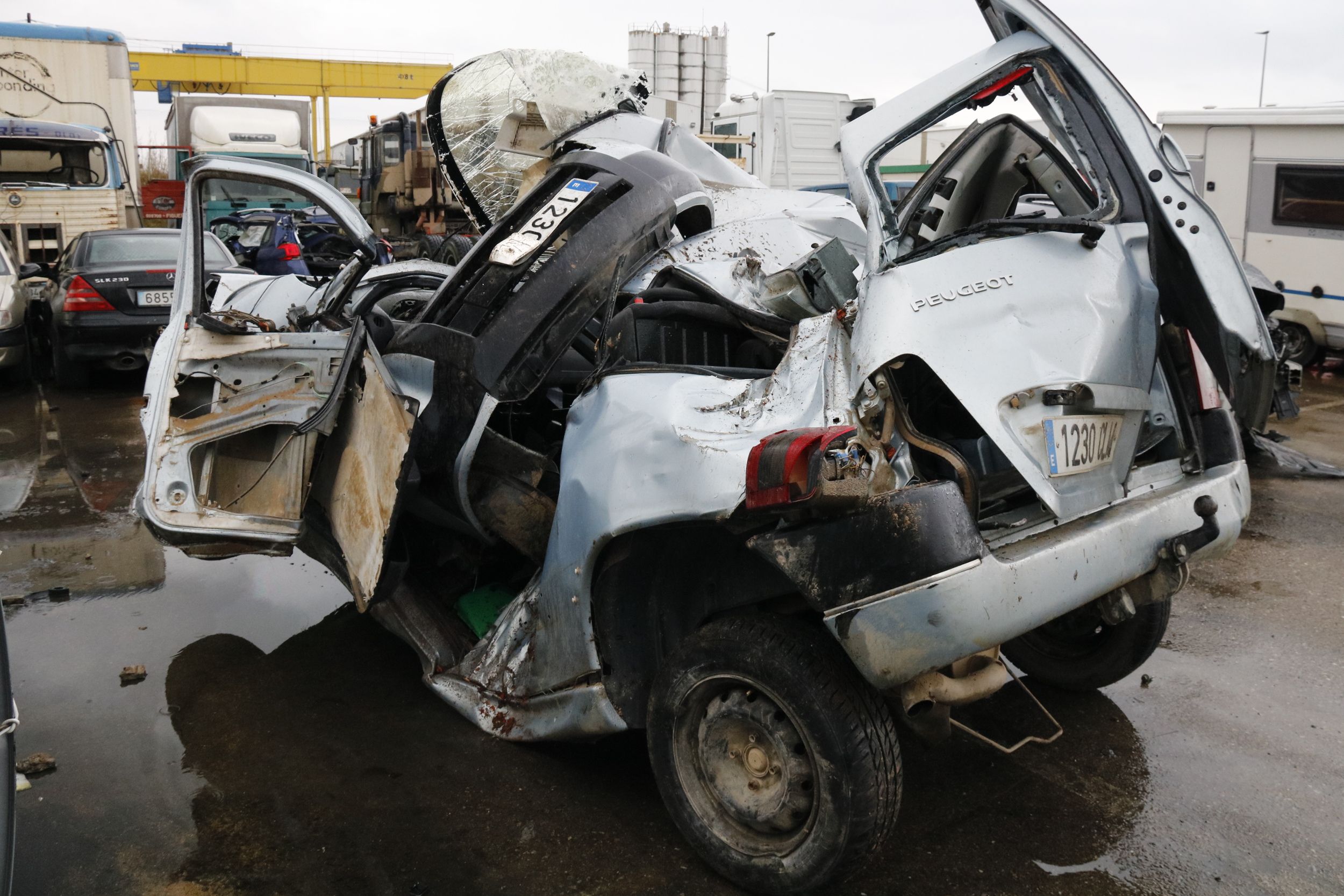 Muere una conductora al salir de la vía y volcar con la furgoneta en Llers