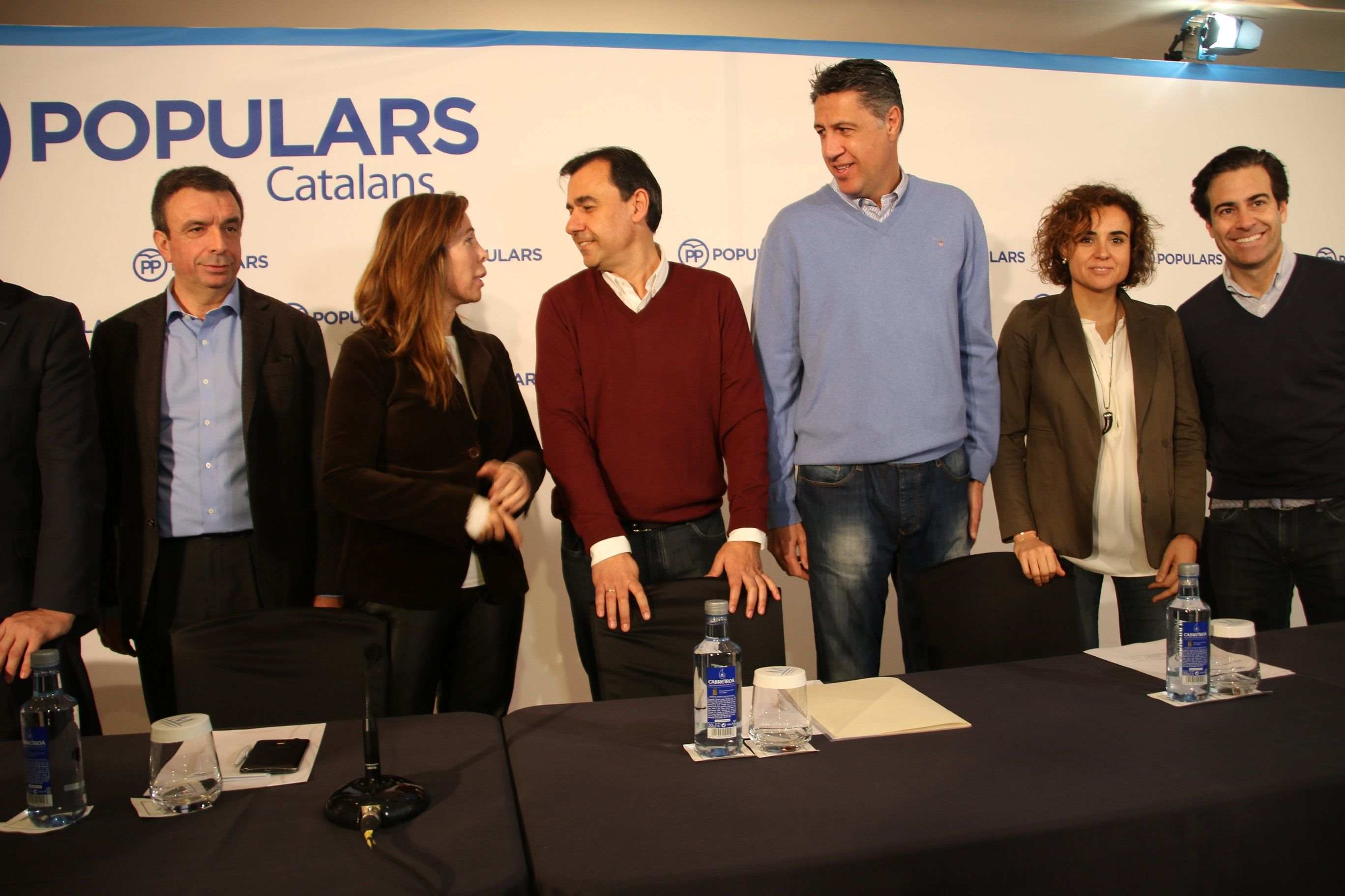 Aquelarre 'popular' del Govern en Barcelona: "Puigdemont es un fanático"