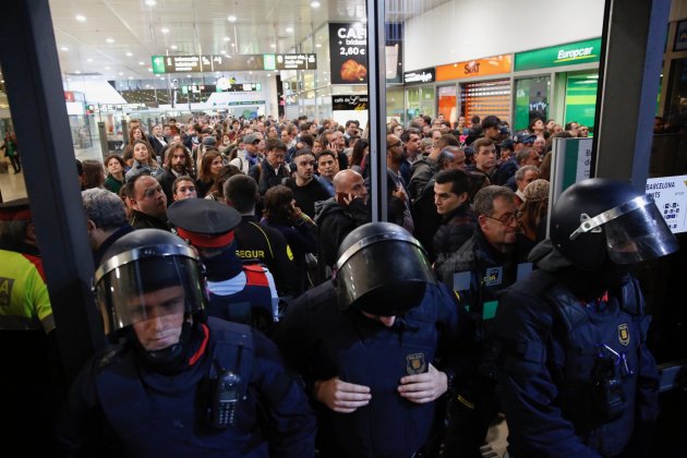 manifestacio cdr santos mossos brimo - sergi alcazar