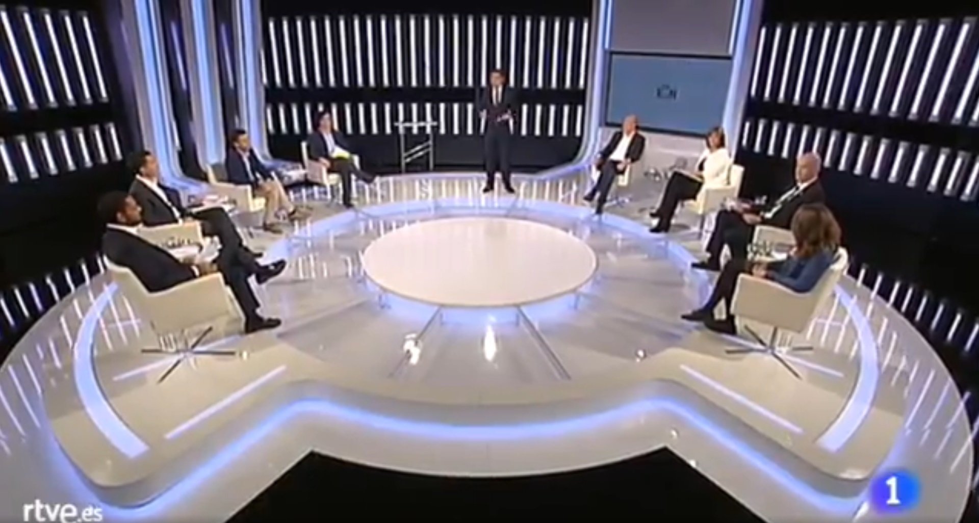 Tensió en el primer debat electoral de la campanya del 10-N