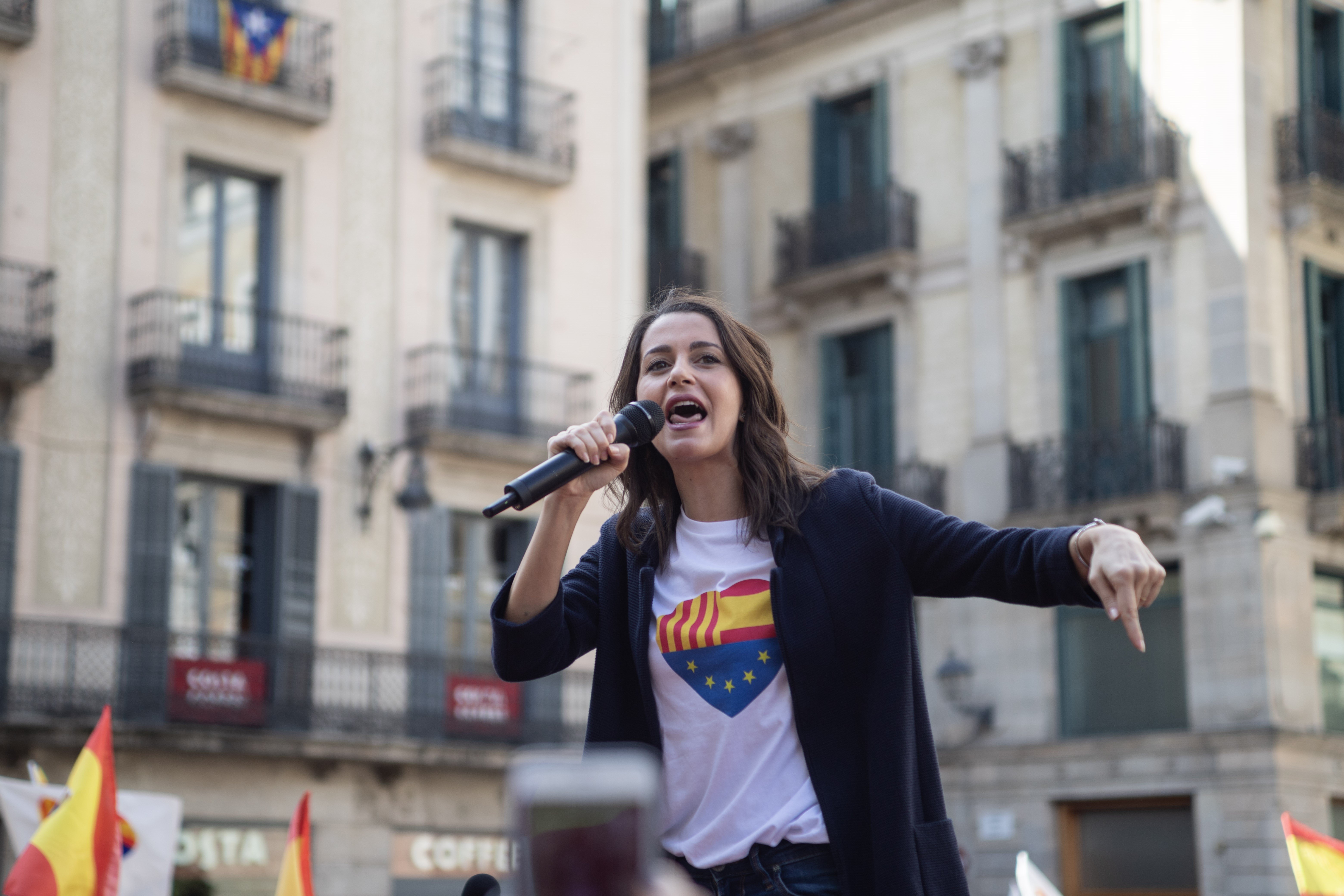 Arrimadas: "El PSOE compra a ERC todos los mantras nacionalistas"