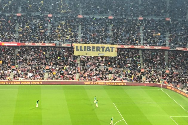 Pancarta Libertad Camp Nou Barça Valladolid Paz Cusí