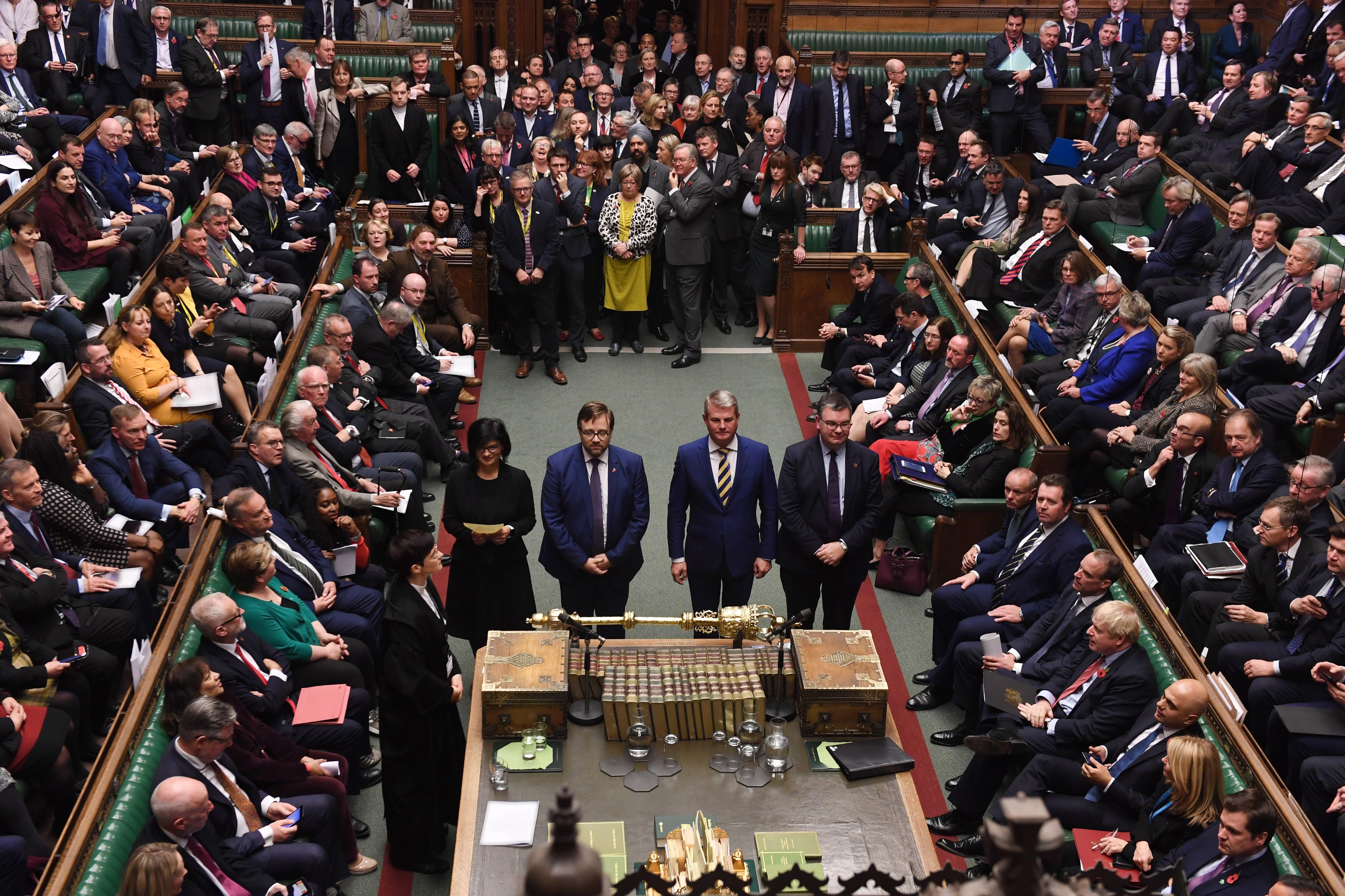 El Parlamento británico aprueba ir a elecciones anticipadas el 12 de diciembre
