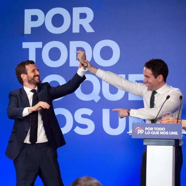 Pablo Casado chócala Teo EFE