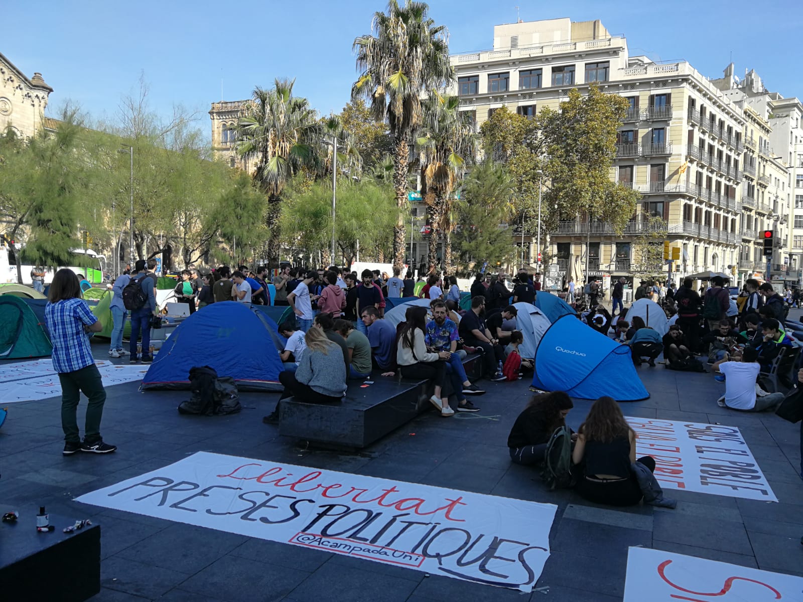 Tsunami Democràtic traslada las actividades de plaça de Catalunya a Universitat