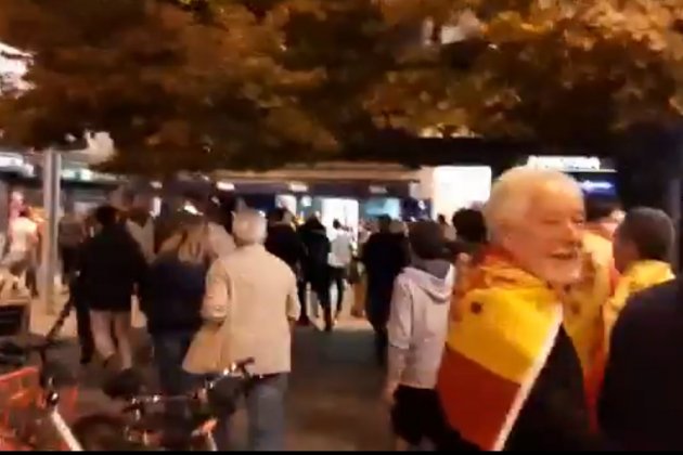 Ultras amenazan manifestantes procatalanes a Zaragoza @jmanimar