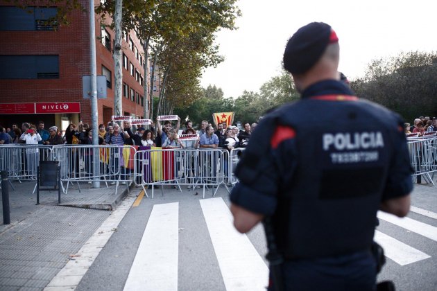 ELNACIONAL - Manifestacio CDR acte Pedro Sanchez Viladecans- Mireia Comas
