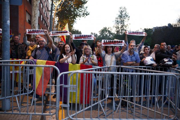 ELNACIONAL manifestacio CDR Viladecans acte Pedro Sánchez - Mireia Comas