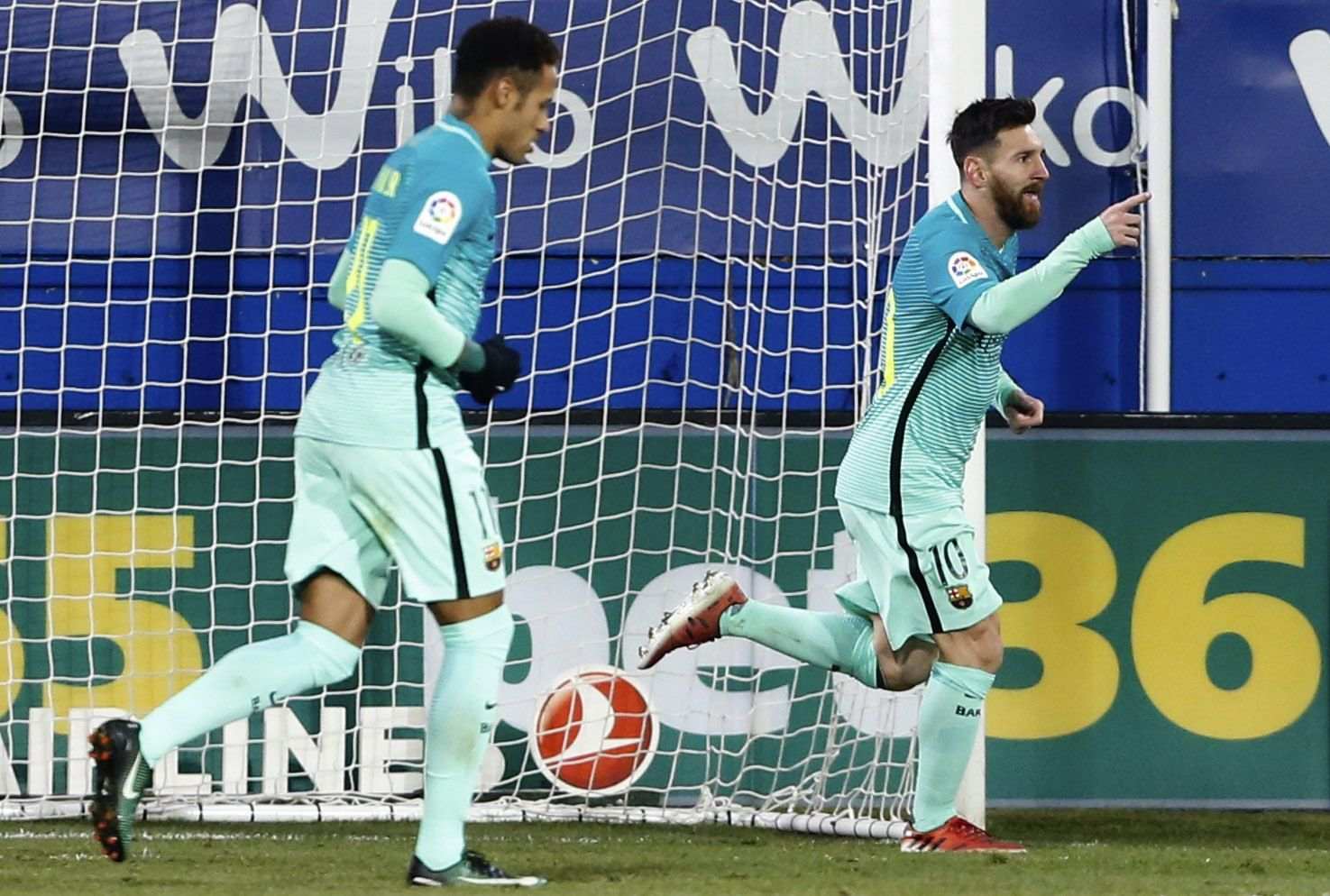 Messi capitaneja el Barça més resolutiu (0-4)