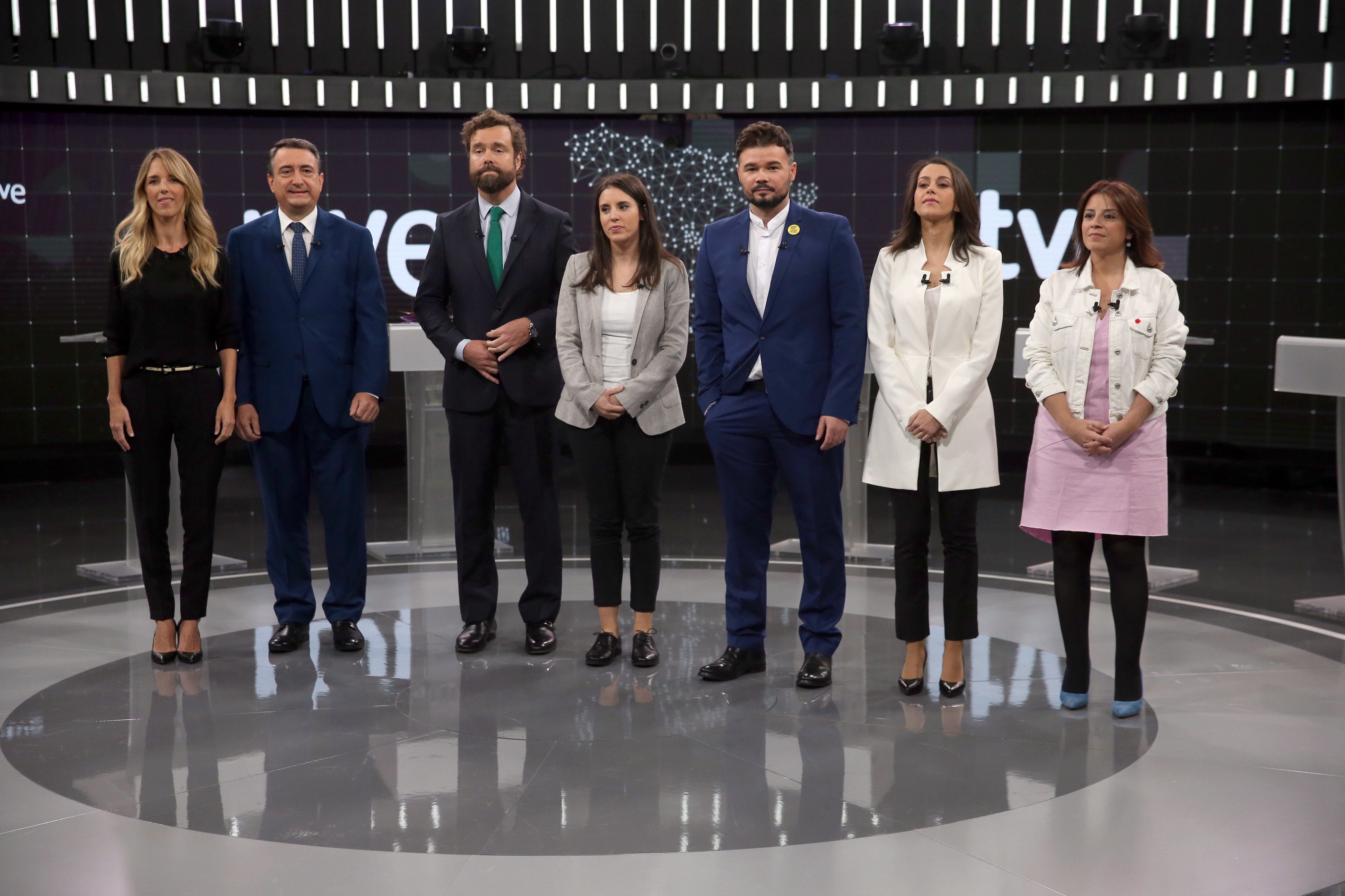 Un PSOE sin propuestas esquiva el debate entre diálogo y represión