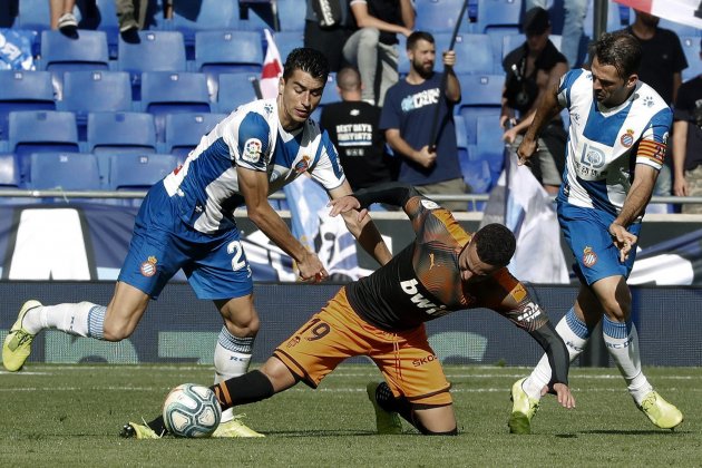 Marc Roca Rodrigo Espanyol València EFE