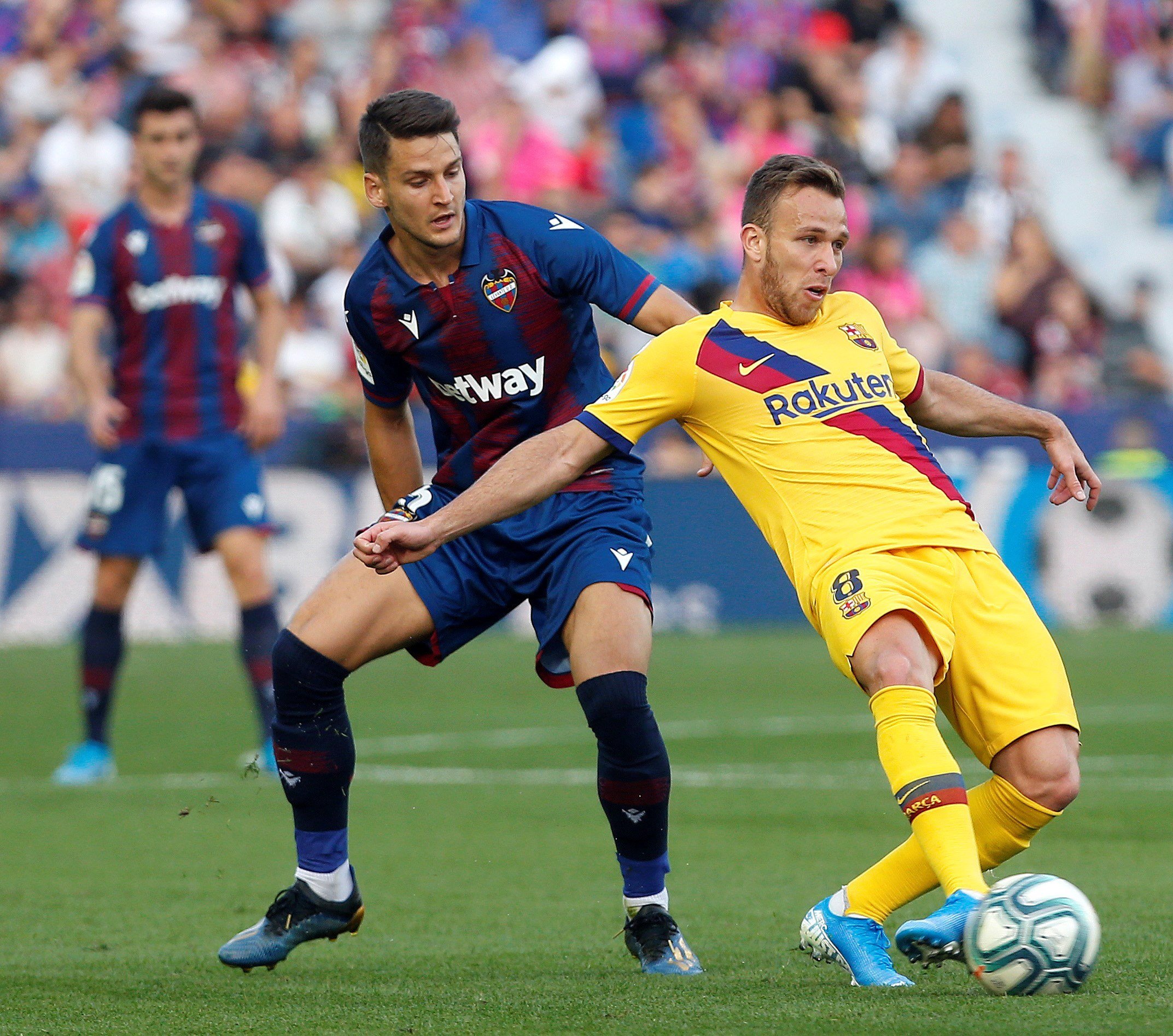 El Barça fa el ridícul al Ciutat de València