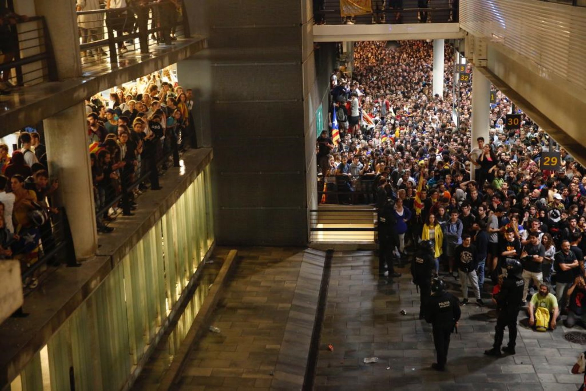 Catalan protest platform asks Barça and Real Madrid to support "Spain, sit and talk"