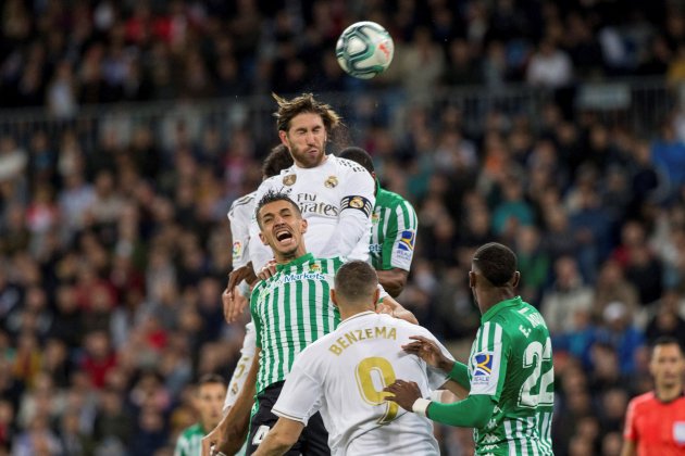 Ramos Feddal Benzema Madrid Betis EFE
