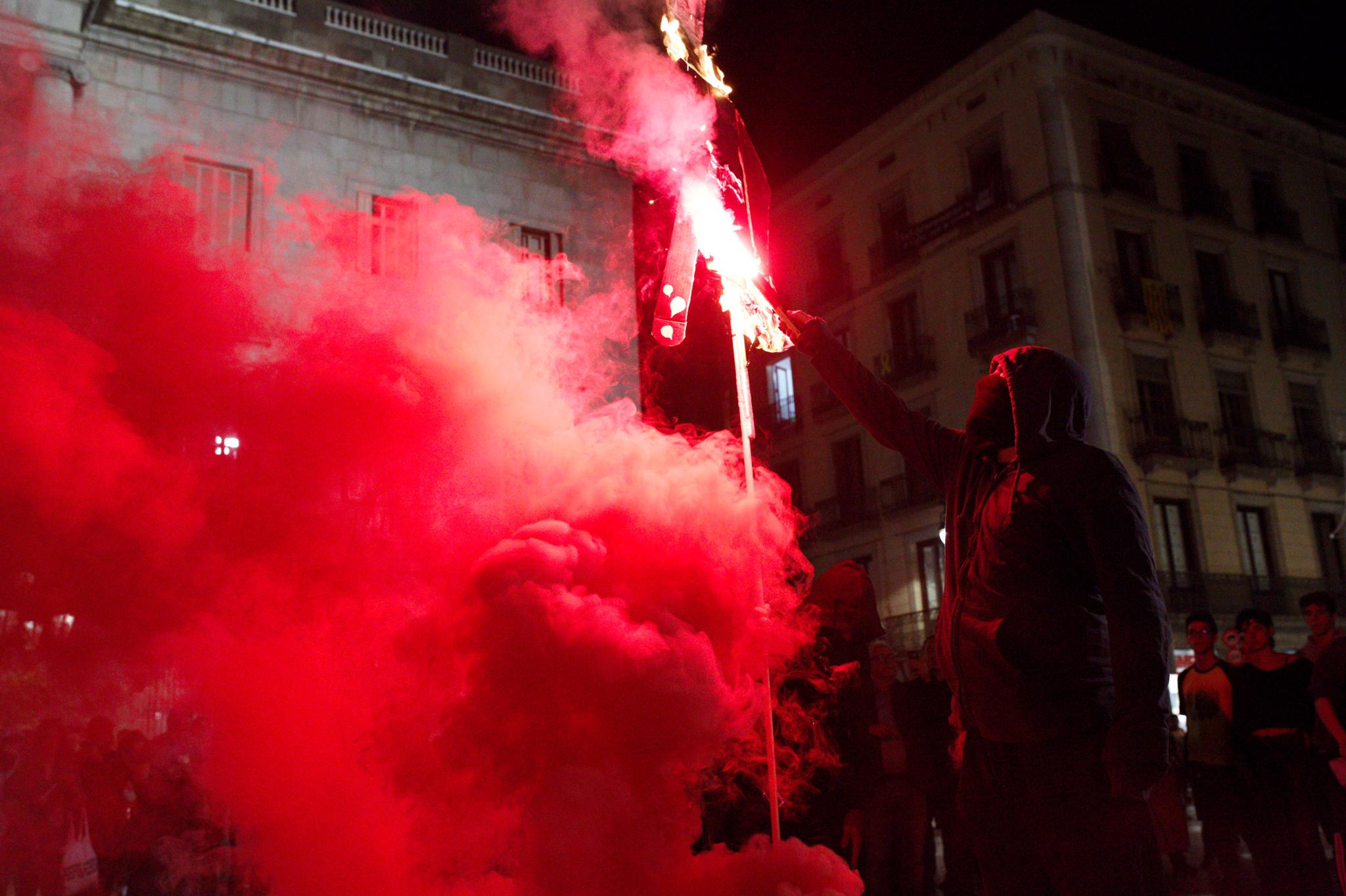 Los CDR salen a la calle bajo el lema "Viva la tierra, muera el mal gobierno"
