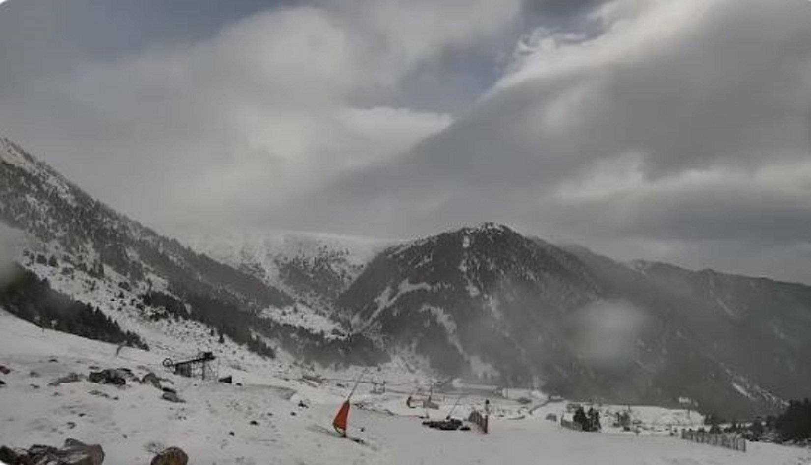 Primera nevada de la temporada en el Pirineo