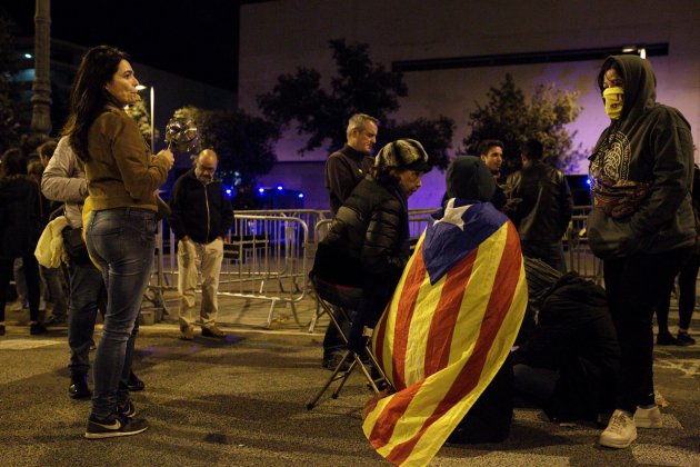 manifestants felip vi el nacional mireia comas