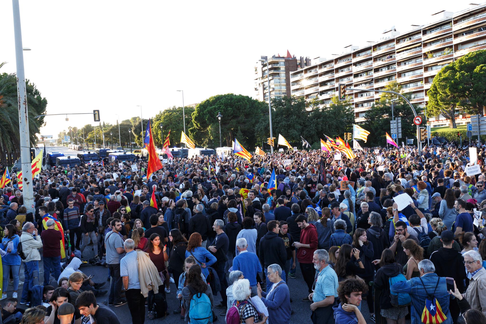 Protesta monumental contra l'acte del rei Felip VI a Barcelona