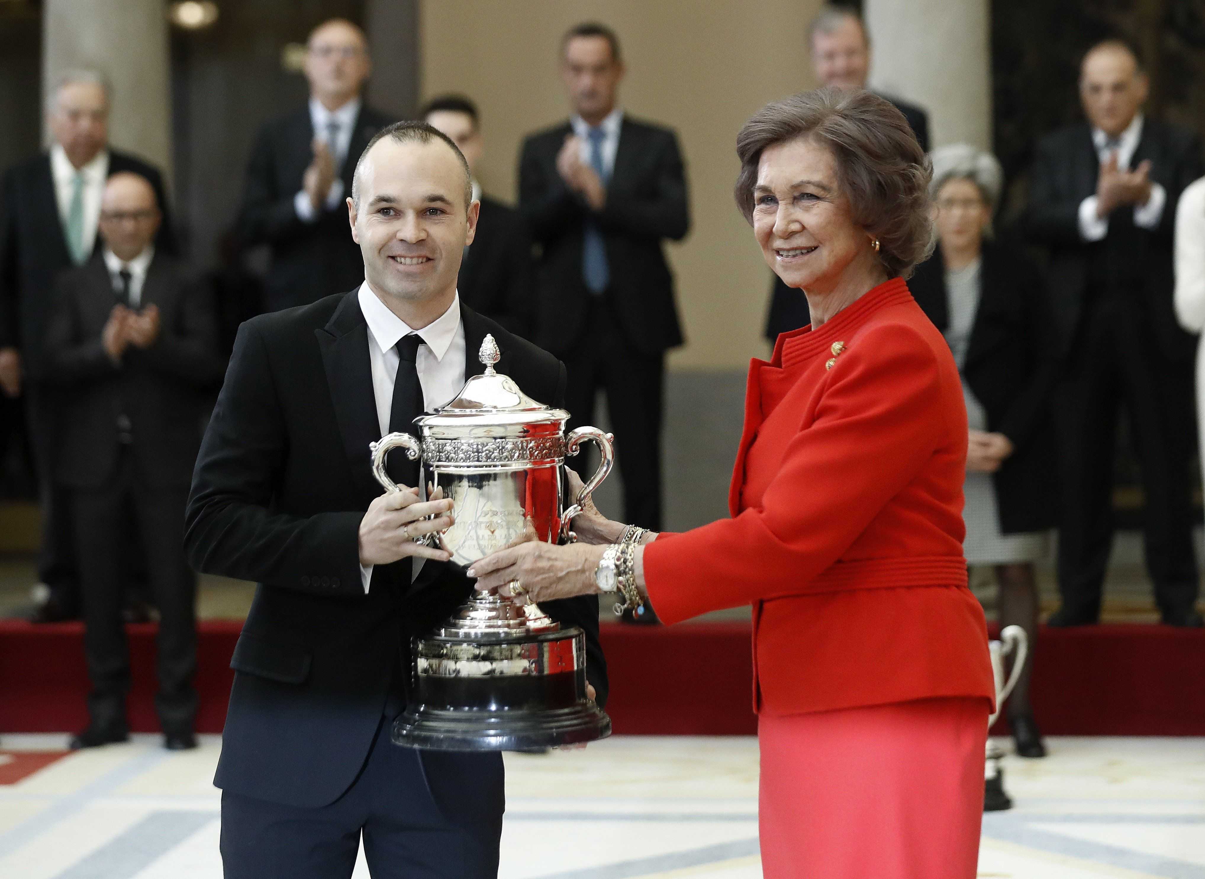 Iniesta es distinguido por los Reyes con el Premio Reina Sofía 2015
