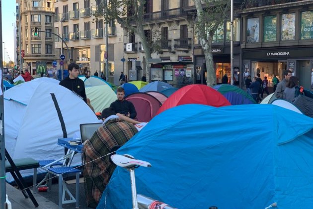 Acampada Universitat ML Acampada Universitat ML