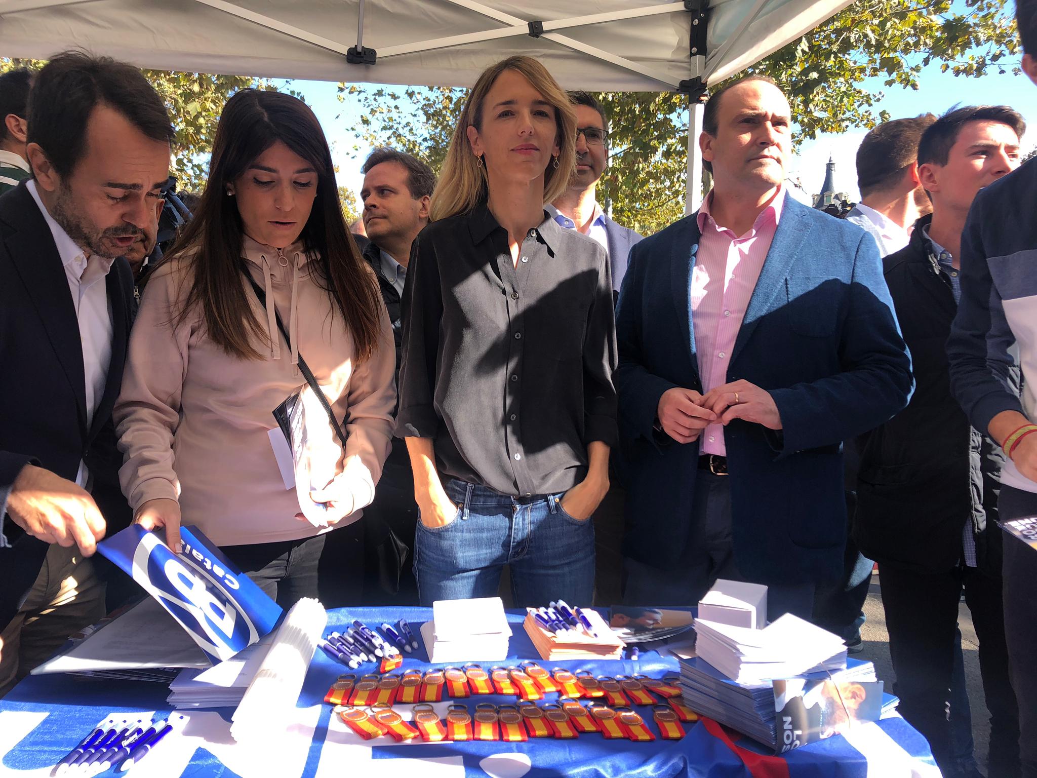 Cayetana Álvarez de Toledo acampada Universitat PP Marina Fernàndez (2)