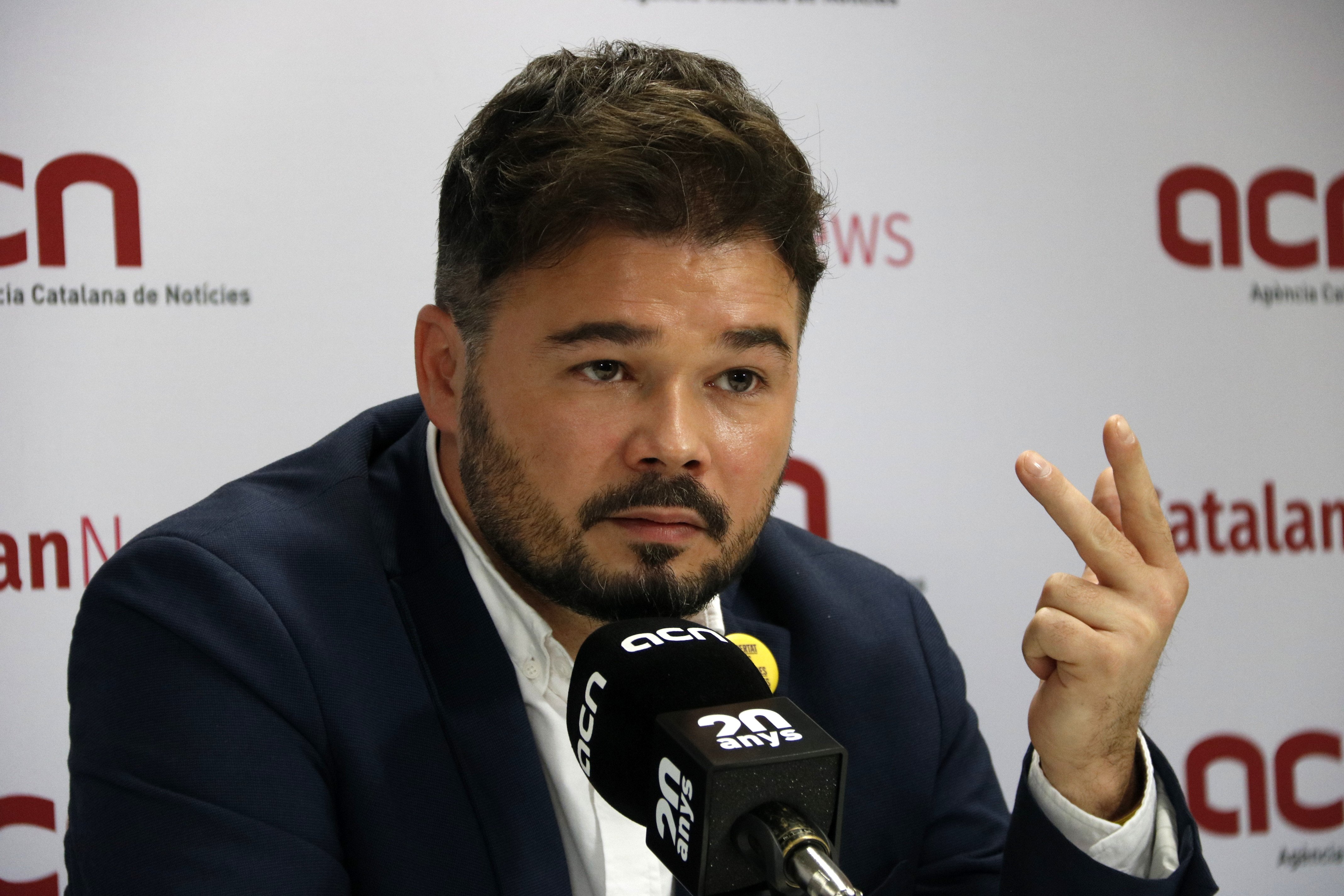 Rufián avisa de que los votos de ERC "no son a cambio de nada" pero no se moja sobre la investidura