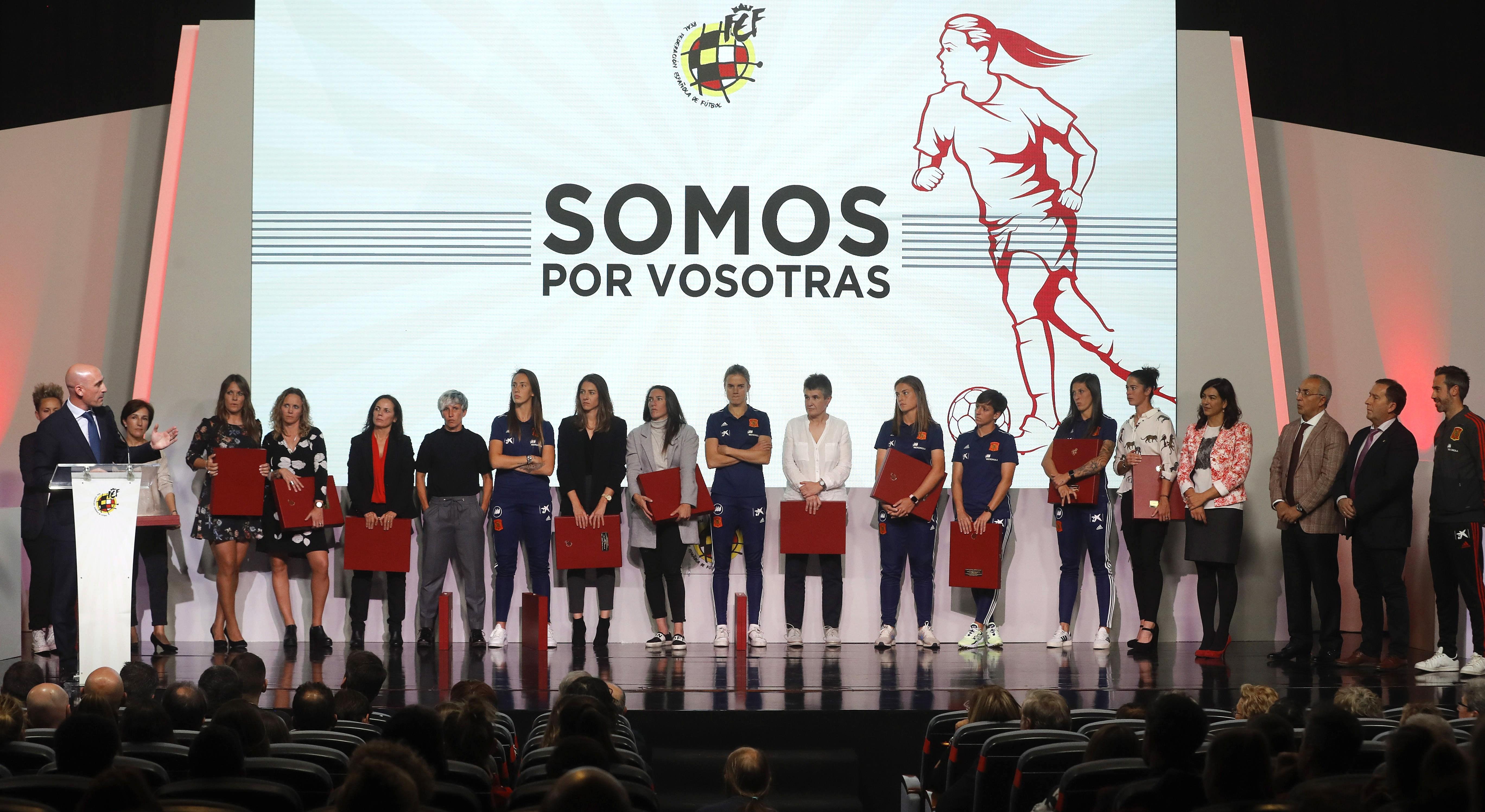 Las futbolistas, en huelga indefinida para pedir un "convenio femenino ya"