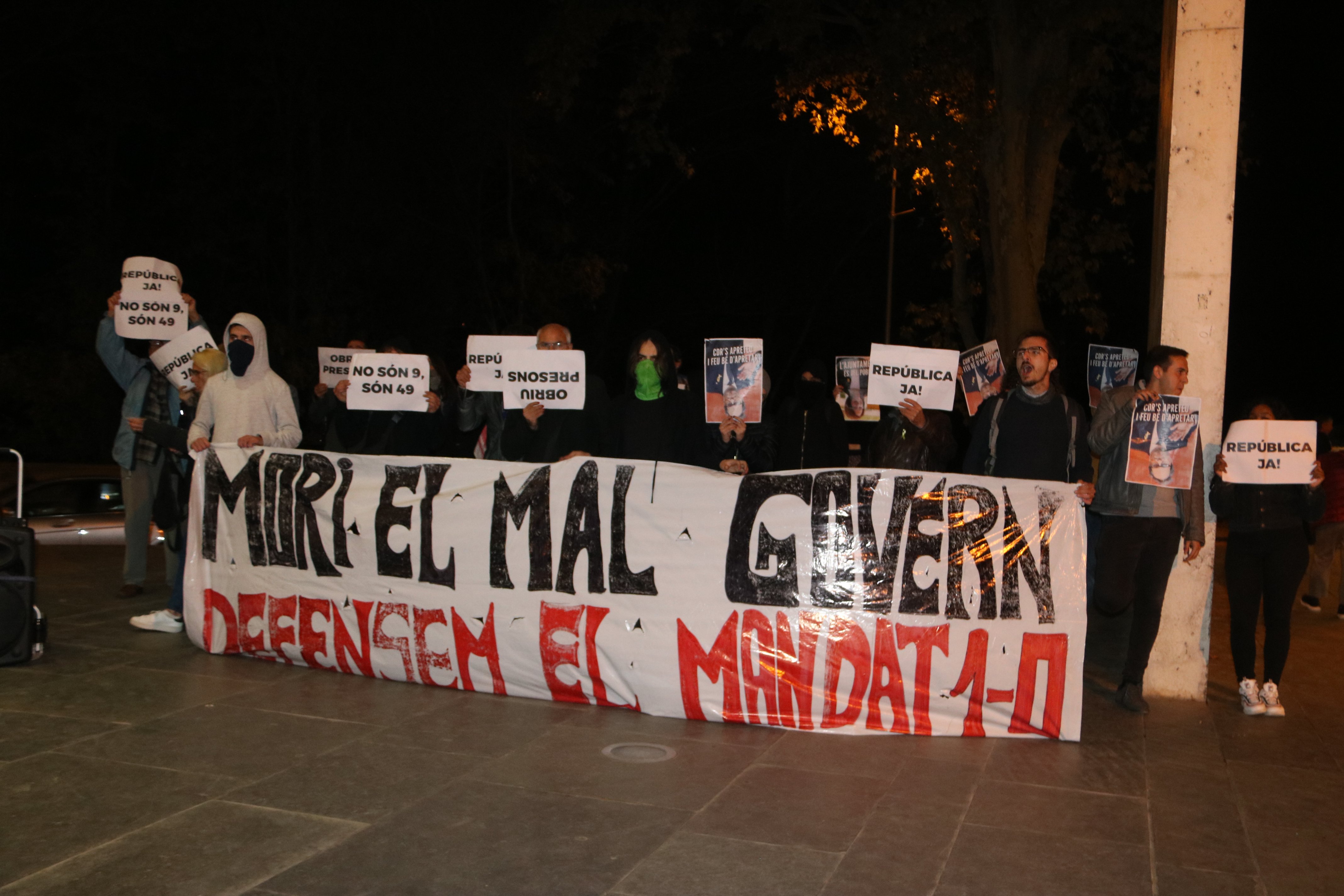 Protesta dels CDR en concloure l'acte de JxCat a Girona