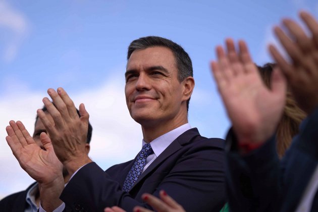 pedro sanchez aplaudiments efe pedro sanchez aplaudiments efe