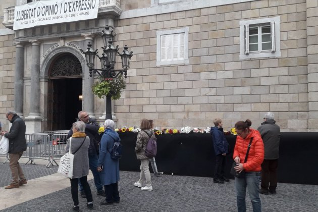 Tarima ofrenda floral Padre Puigdemont Sant Jaume Generalitat - X.A