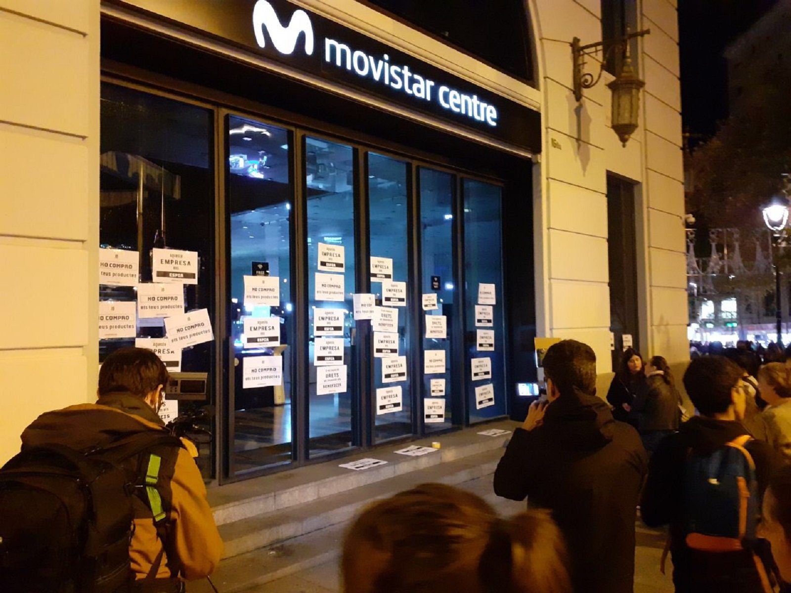 Pícnic per la República señala a Movistar con una encartelada