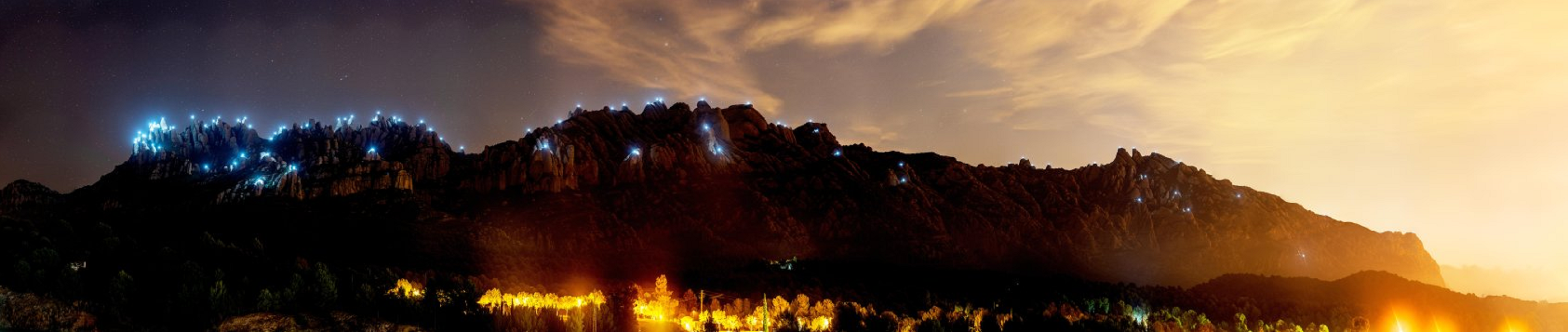 Espectacular gigafoto de Montserrat iluminada por los presos